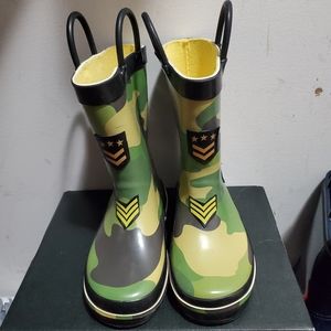 Camo water boots